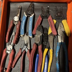 Pliers 