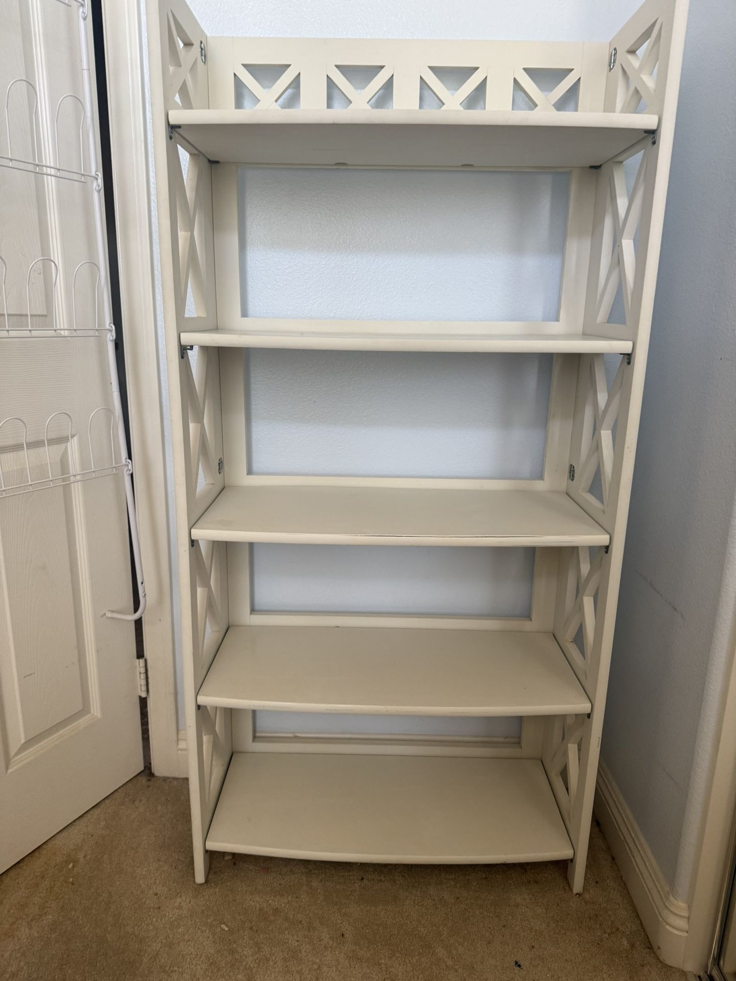 Bookcase / Shelving