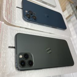 iPhone 11 Pro 64Gb $350 iPhone 15 $780 Unlocked Like New !!!