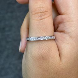 14K White Gold Diamond Wedding Band