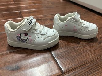 8c Hello Kitty Toddler Sneakers White