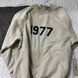 Essentials Crewneck Sweatshirt 