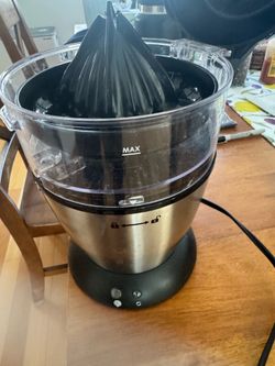 Hands Free Electric Citrus Juicer