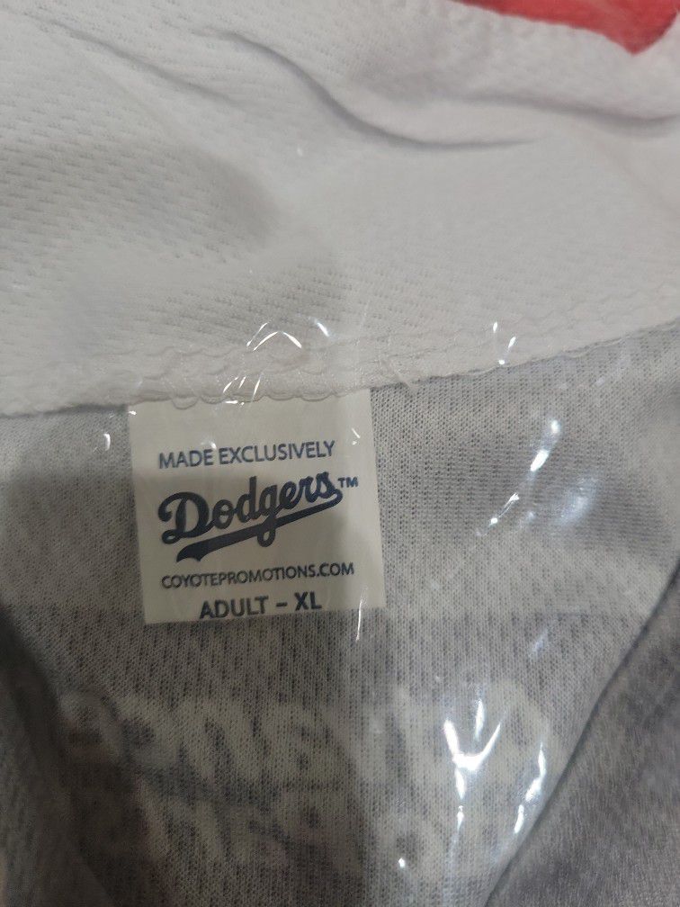 2022 Dodgers Mexican Heritage Jersey XL for Sale in Glendale, CA