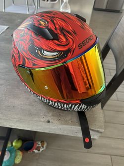 MOTORCYCLE HELMET