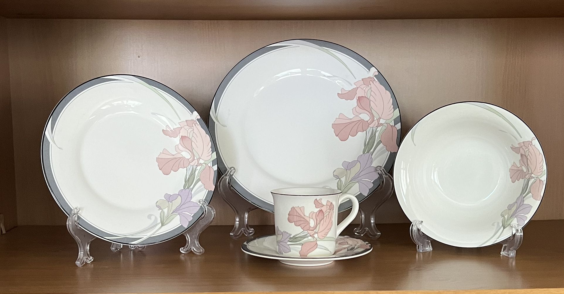 Noritake China New Decade Cafe du Soir 77 pcs