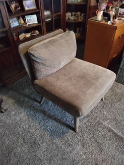 Sectional Chair No Rips Or Stains