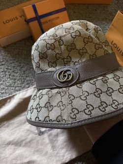 Bucket hat