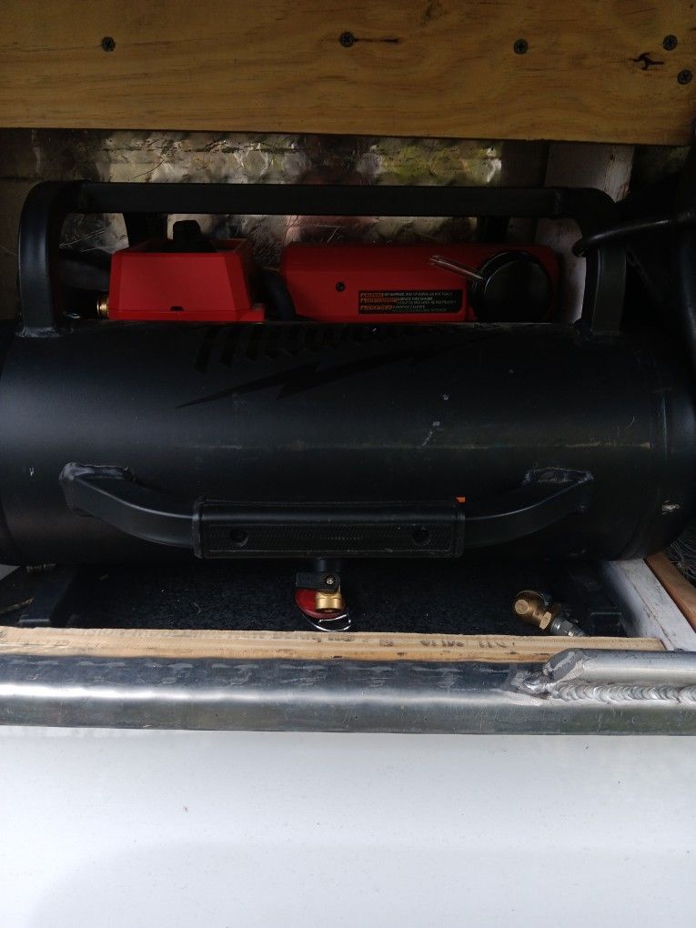M18 Air Compressor Milwaukee