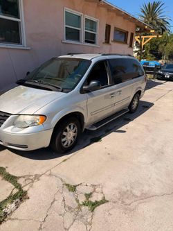 2006 Chrysler Town & Country