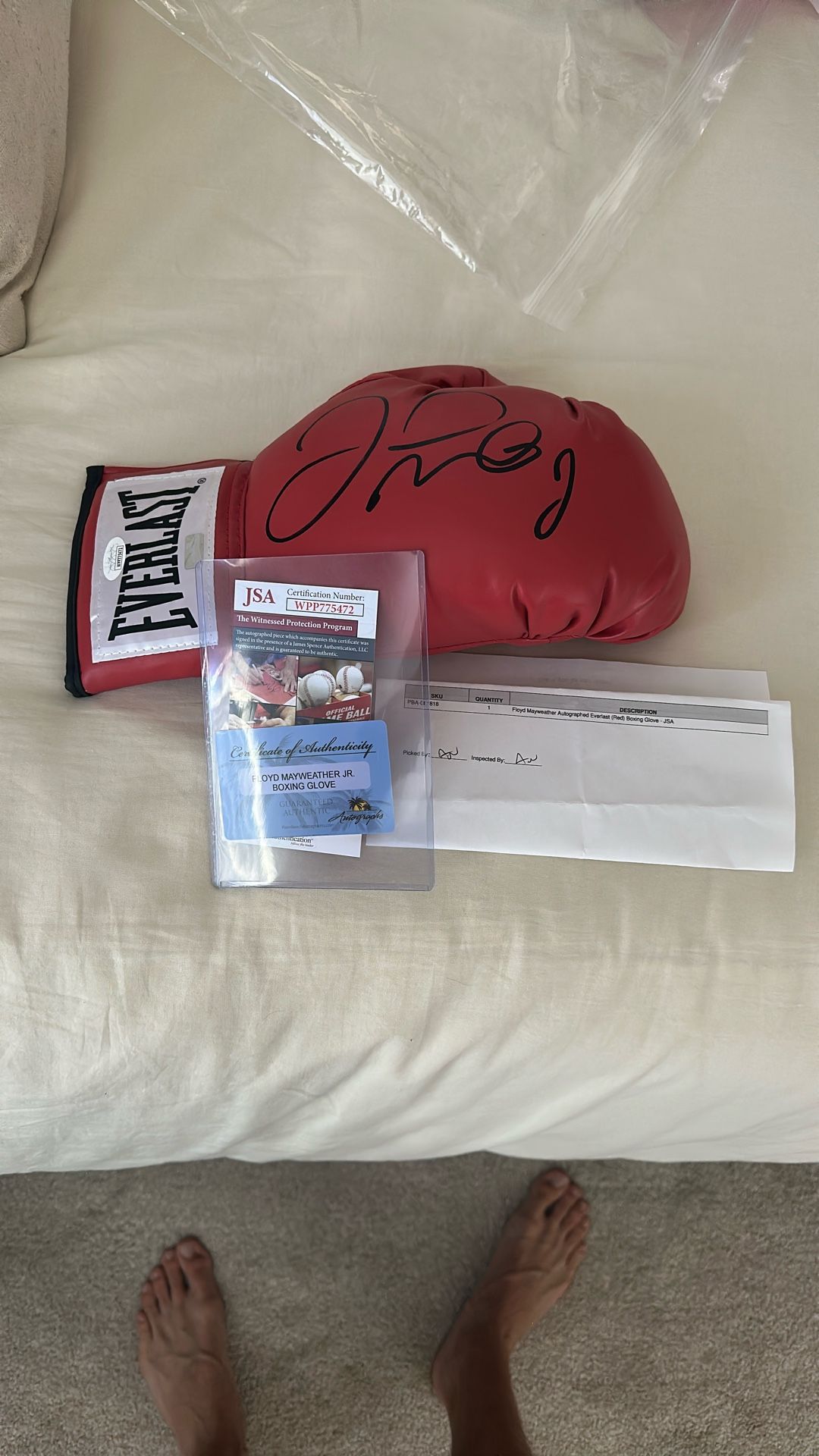 Floyd Mayweather Signed Boxing Glove—AUTHENTICATED