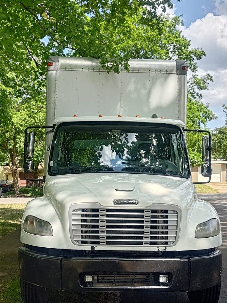 26ft Box Truck, Very Good Condition