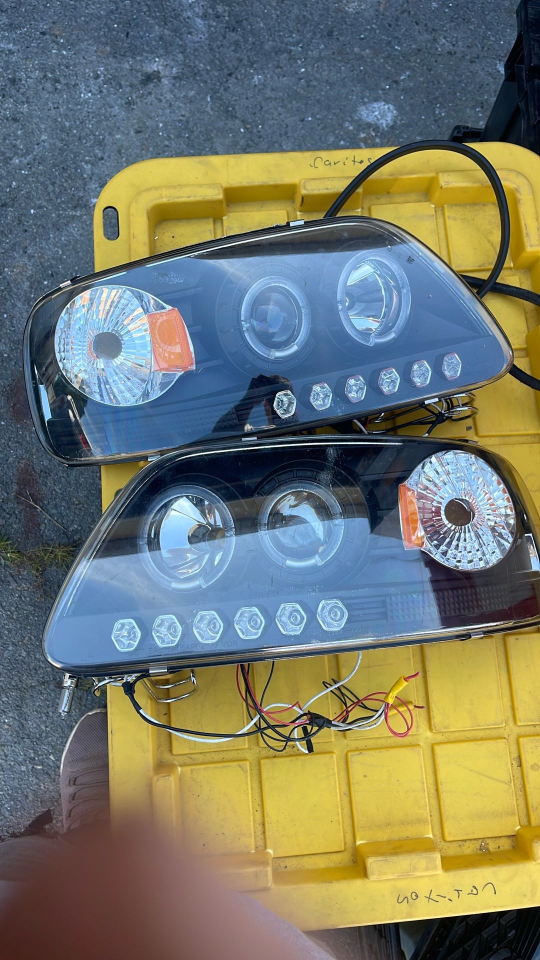 2000-2004 Ford F150 Headlights
