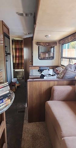 30 Foot Camper With Bunk Beds And Full Kitchen Bathtub And huge Slide Out