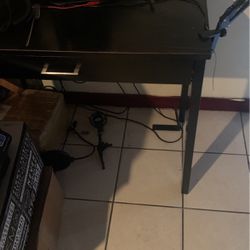 Small Desk With Chair