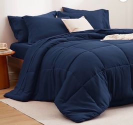 Brand new 7 pc king size comforter set