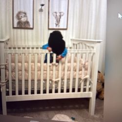 PB Kendall Crib With Mattress 