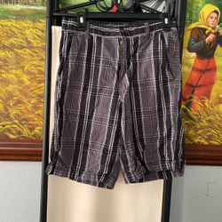 Mens Size 30 Faded Glory Gray Plaid Shorts - Make Offer 