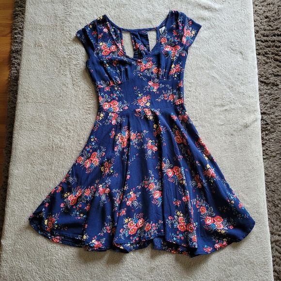 Abercrombie and Fitch fit and flare floral mini dress size...