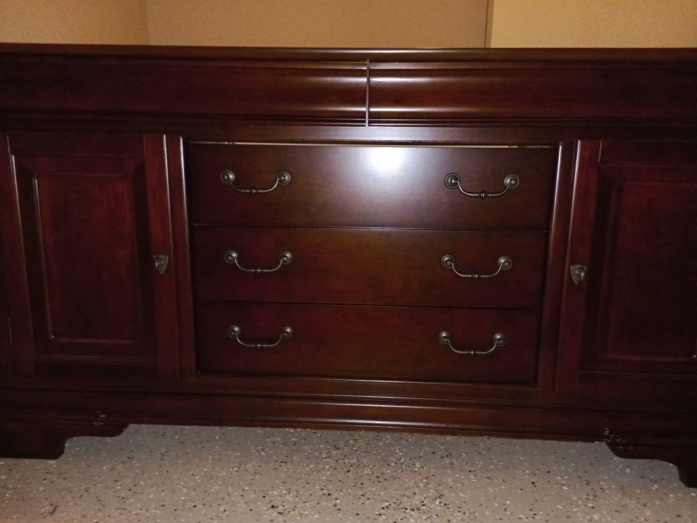 Havertys China Cabinet