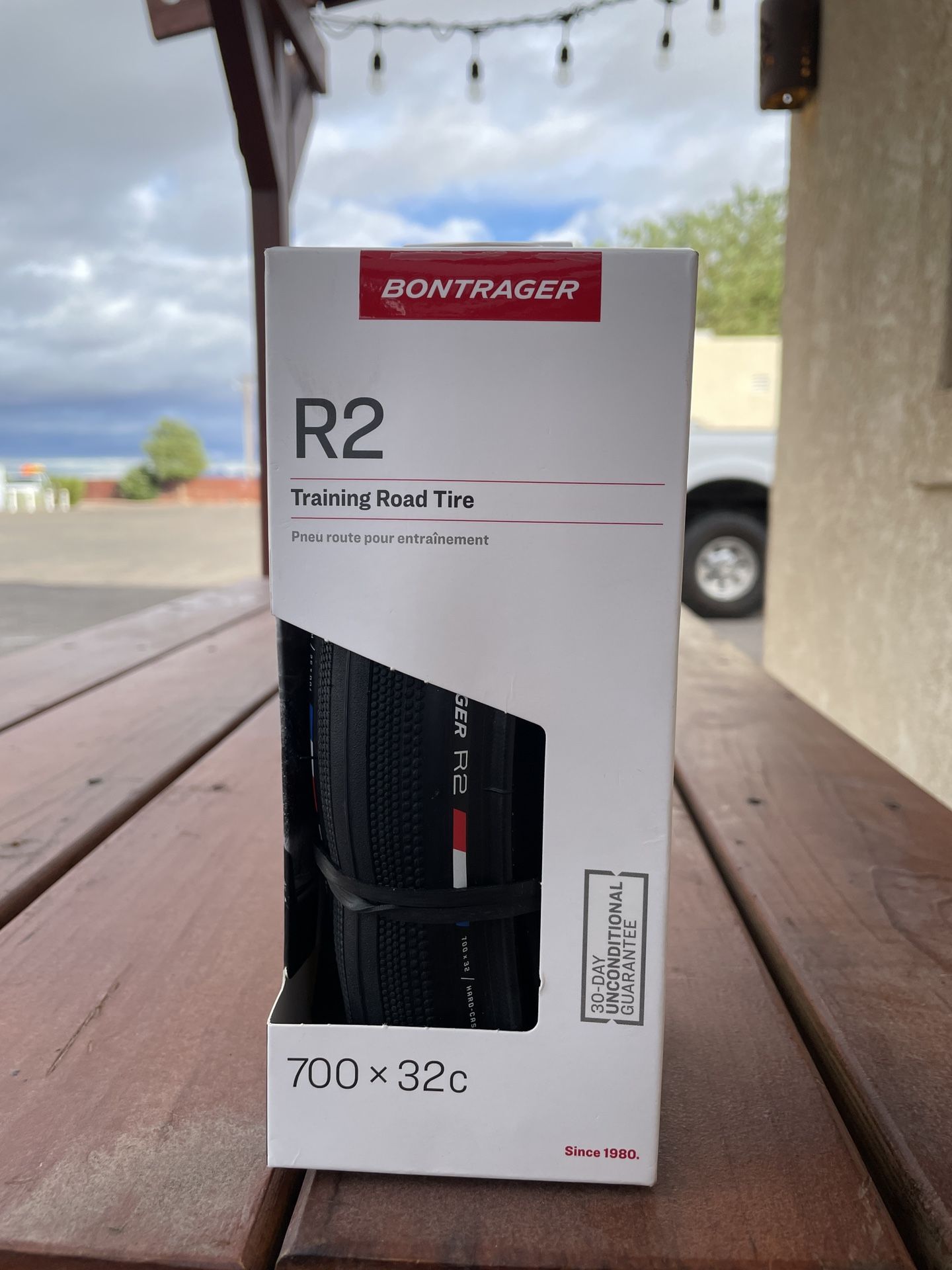 Trek Bontrager R2 700x32c - New