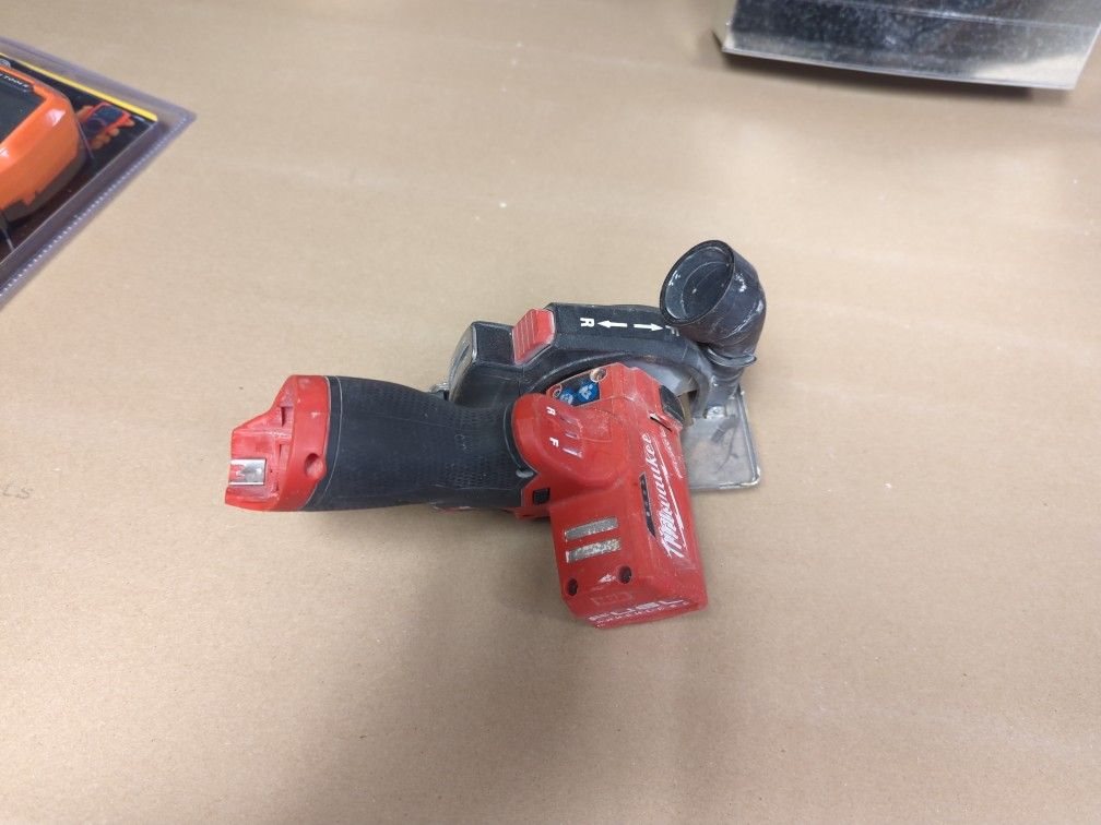Milwaukee Mini Saw