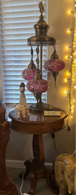 Circular medium dark wood End Table