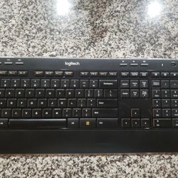 Logitech K520 Wireless Keyboard 
