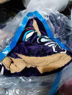 Full/Queen Plush Purple &Orange Groovy Design with 2 pillow cases $15.00 cash only (serious buyers)