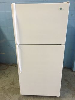 18 Cubic Foot White Refrigerator
