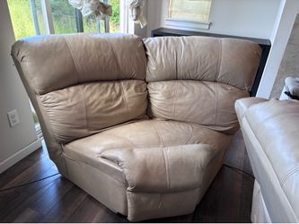 Corner piece for sectional couch