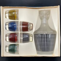 Vintage Luminarc Verrerie D'Arques liquor decanter and shot glass set