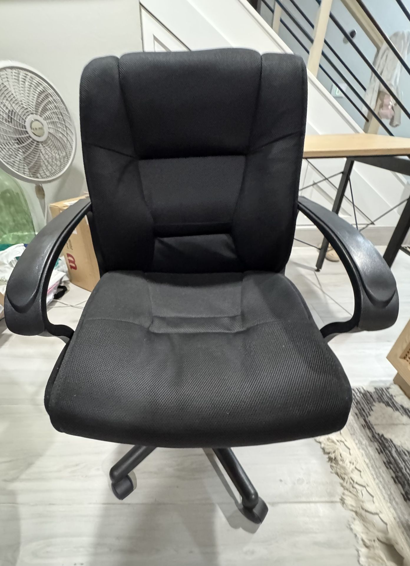 Comfortable High-Back Office Chair – EXCELLENT CONDITION!