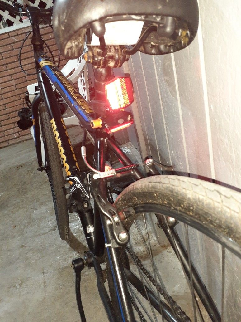 Mongoose Hotshot 700c 27 Inch