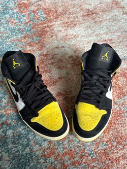Jordan 1 Mid Nike Air SE Mens Shoes Yellow Toe 852542-071