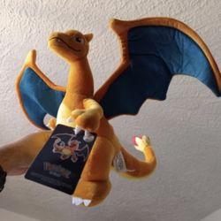 Pokémon Charizard Plushie