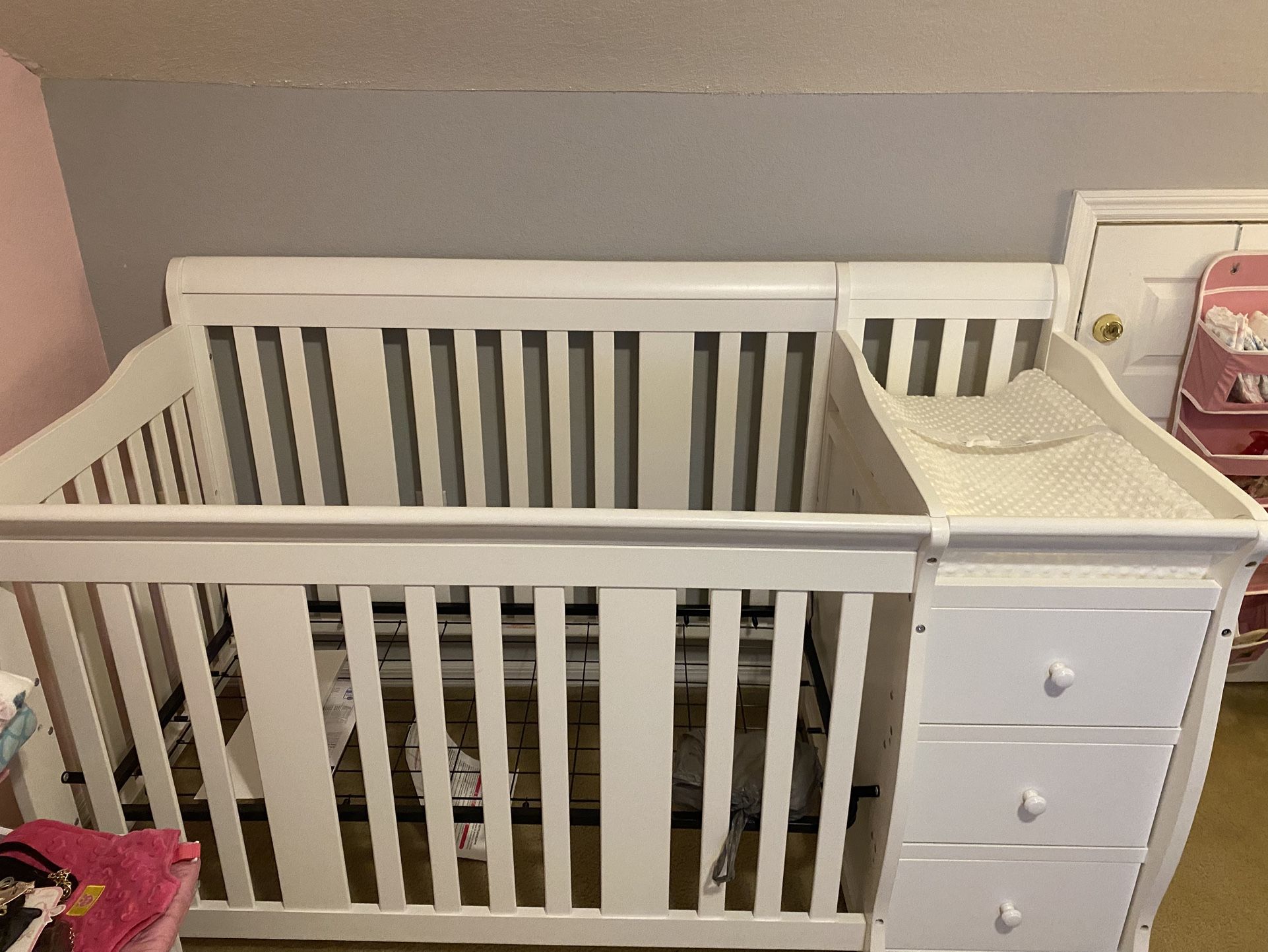 White Crib With Changing Table , 3 Drawers & 2 Cubby