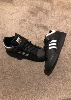 Adidas Classic Black & White. Size 12