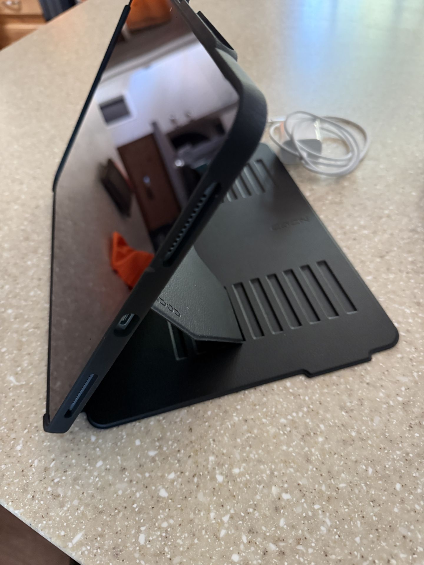 Barely Used Apple iPad Air 13 Inch