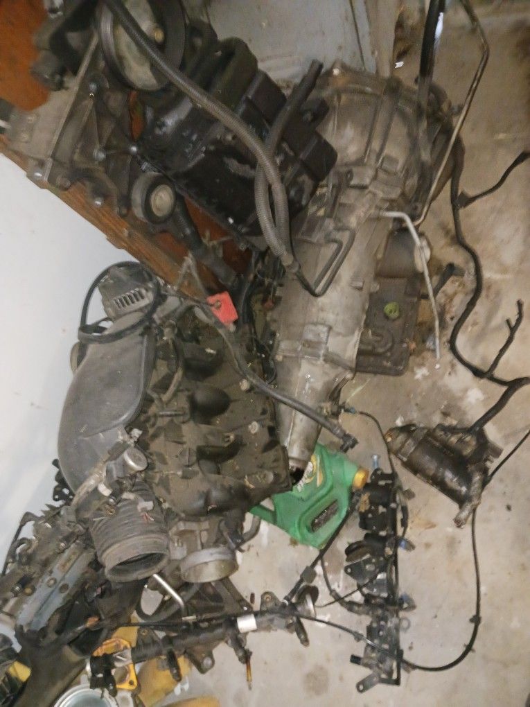 5.3 Vortec Motor Ls Complete And Transmission for Sale in Fresno, CA