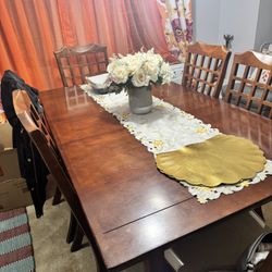 4 Seats Dining Table 