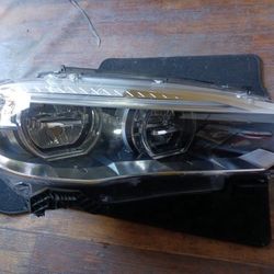 2016 to 2019 BMW X5 Passenger Side Headlight LED adaptive OEM Good Condition 