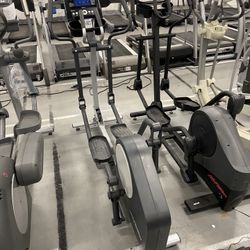 Life Fitness X1 Elliptical w/ Go Console for Home Gym