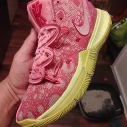 Kyrie's Size 7.5 Men 