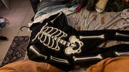 Skeleton costume