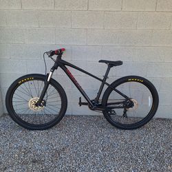 SPECIALIZED PITCH SPORT 27.5 INCH MOUNTAIN BIKE LIKE NEW ( CHECK MY OTHER BIKES)