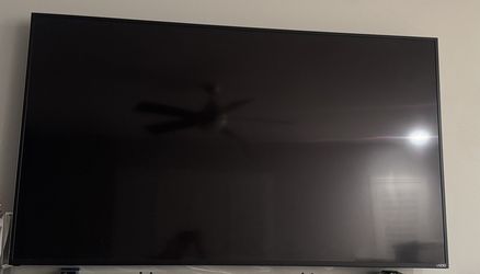VIZIO TV 70in