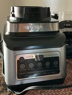 NINJA PROFESSIONAL KITCHEN BLENDER and 8-Cup FOOD PROCESSOR (Like New)