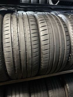 PAIR OF TIRE 245 35 20 MICHELIN 85% LIFE