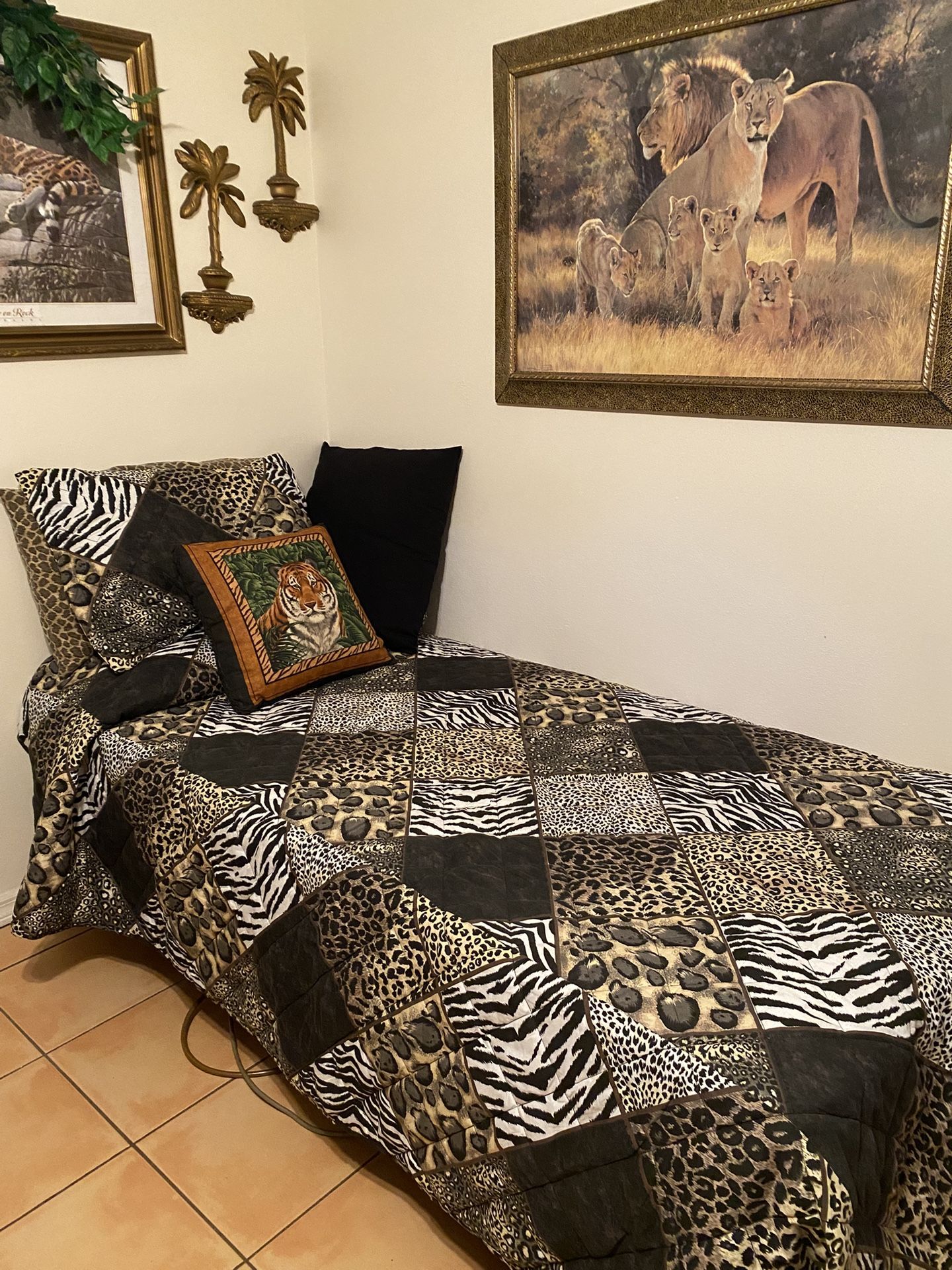 TWIN ADJUSTABLE BED $125